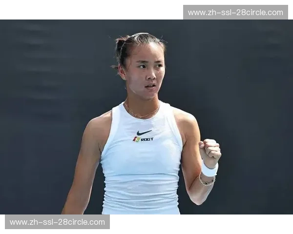 袁悦福地延续胜绩 幸运落败者身份直落两盘晋级八强